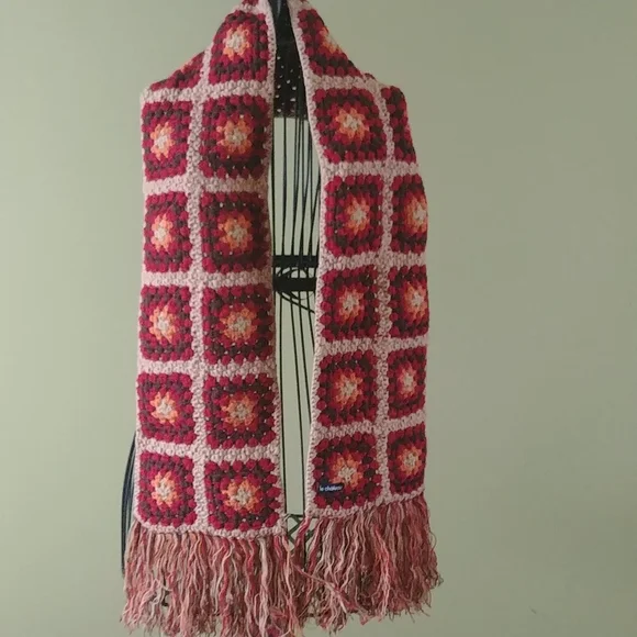 NWOT Scarf, Le chateau - Picture 4 of 5